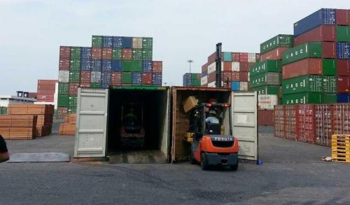 loading-at-port
